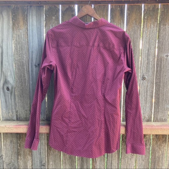 5/$20 Eddie Bauer Maroon button down top, size M - Picture 6 of 6